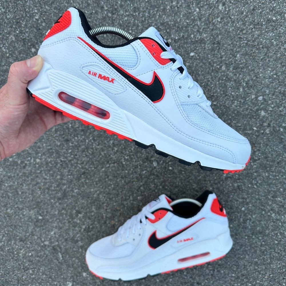 Nike Air Max 90 Sneakers